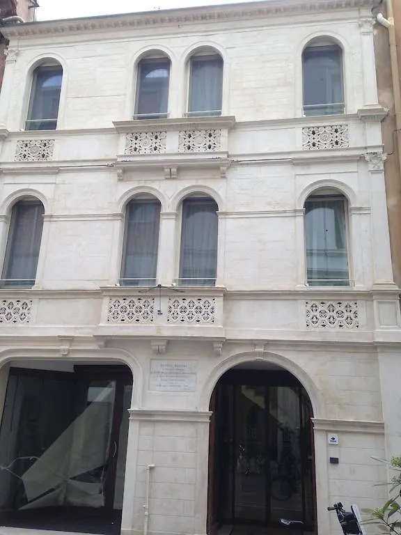 Borgoleoni 18 - Room And Breakfast Ferrara 2*,  Italien